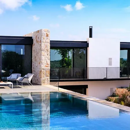 Fogliarella Sleeps 8 וילה