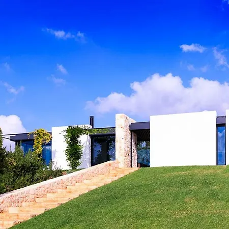 וילה Fogliarella Sleeps 8