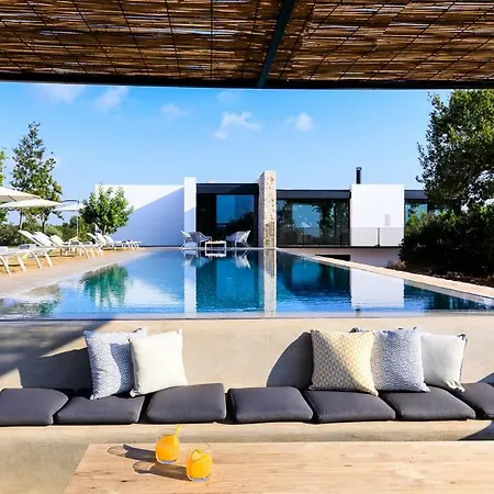 וילה Fogliarella Sleeps 8